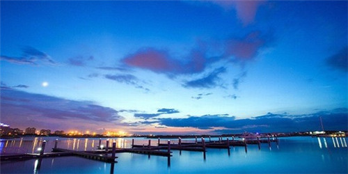 不加盟蛋糕品牌店会很难做吗，君之泡芙加盟店开在哪里比较好